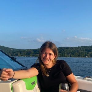 Meet your Posher, Charlotte